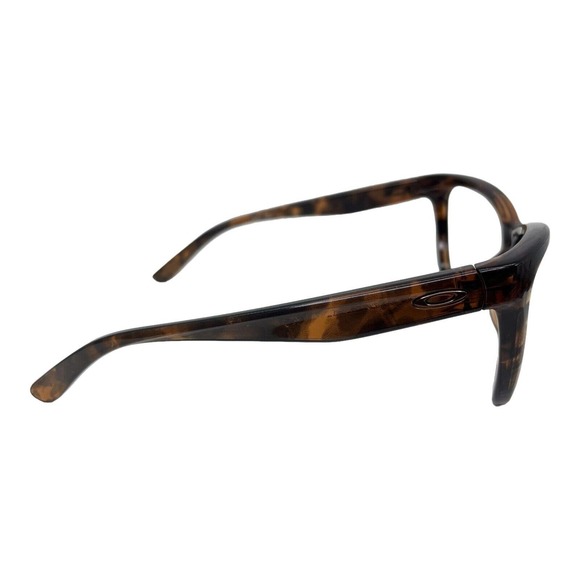 Oakley \